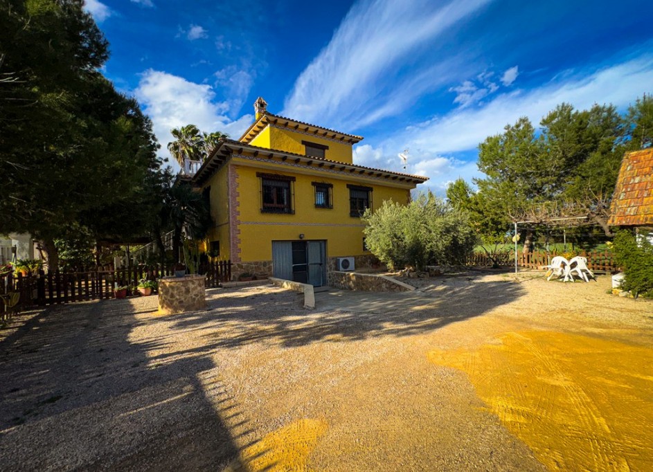 Videresalg - Finca landejendom -
Orihuela