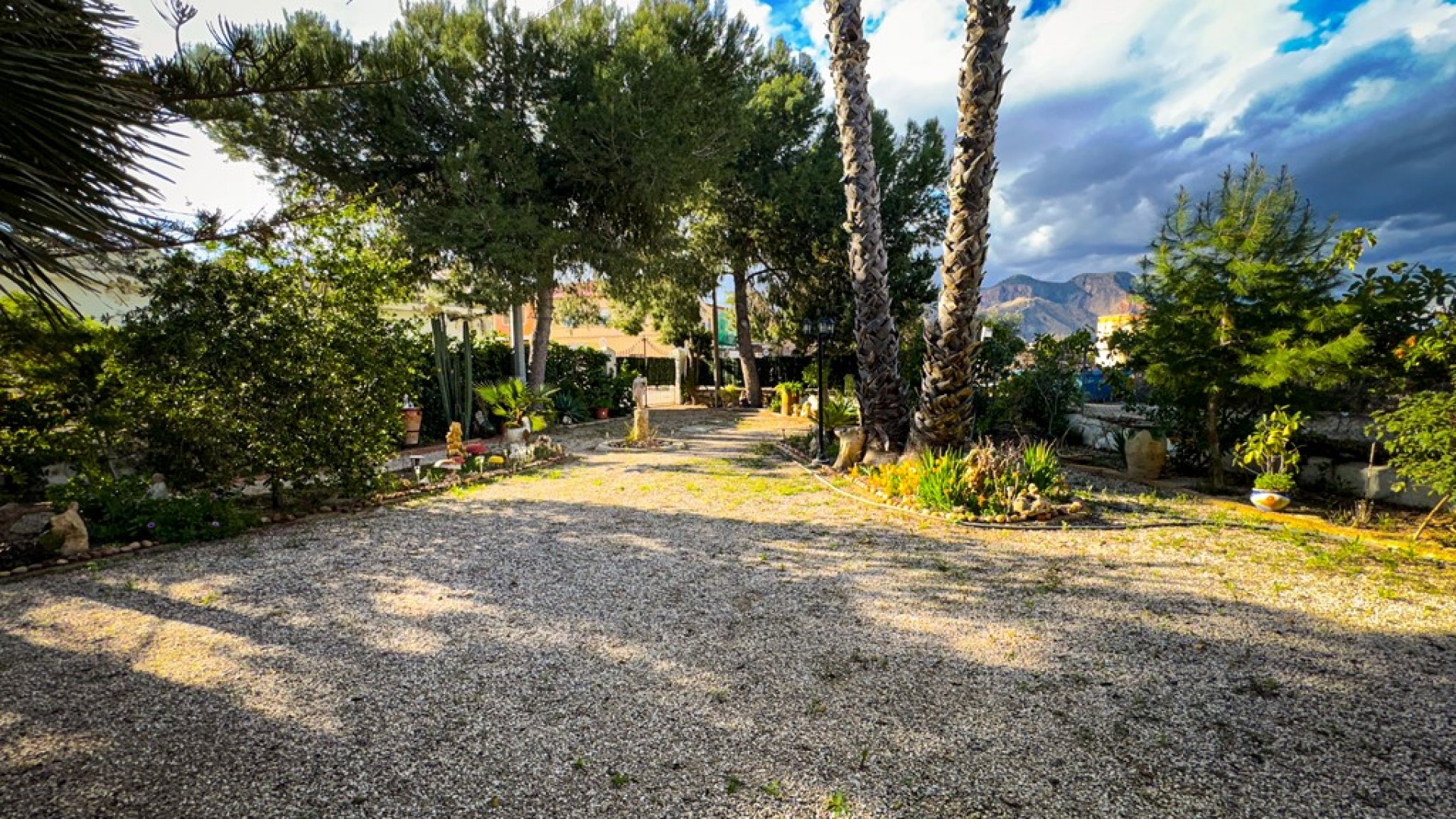 Videresalg - Finca landejendom -
Orihuela