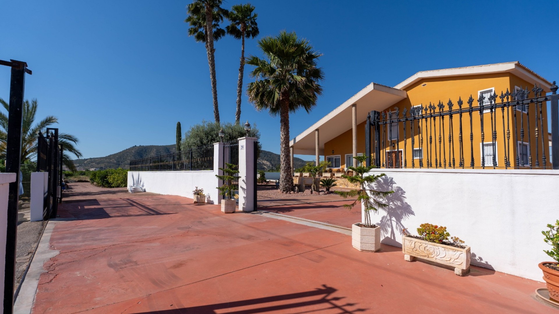 Videresalg - Finca landejendom -
Orihuela