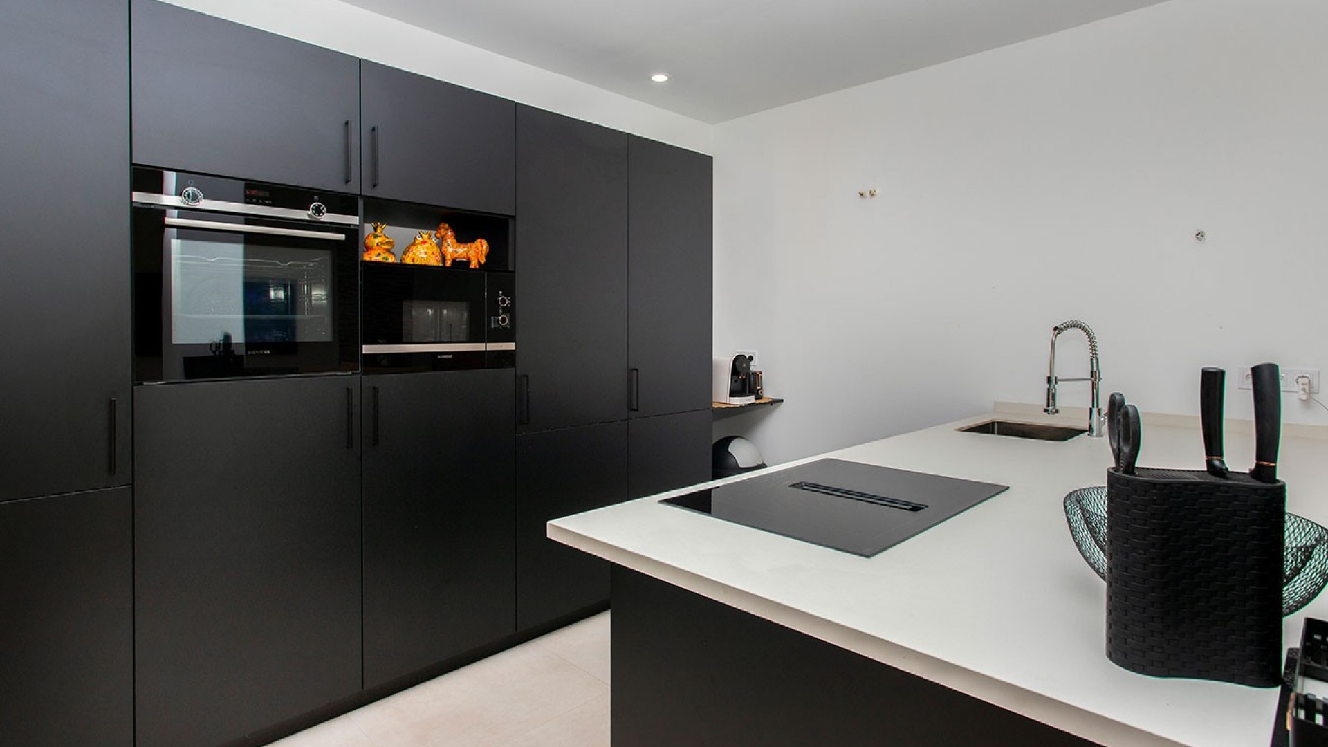 Videresalg - Finca landejendom -
Pinoso - Campo