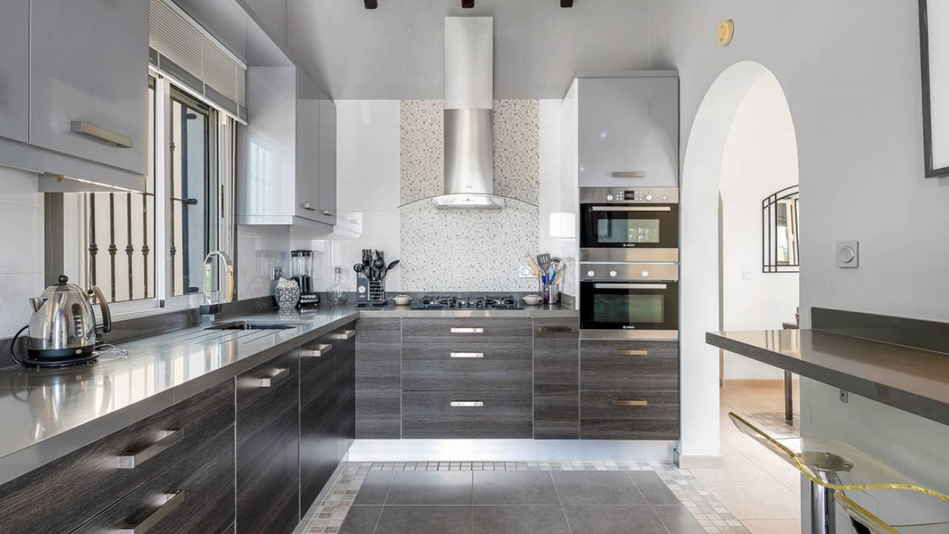 Videresalg - Finca landejendom -
Rafal