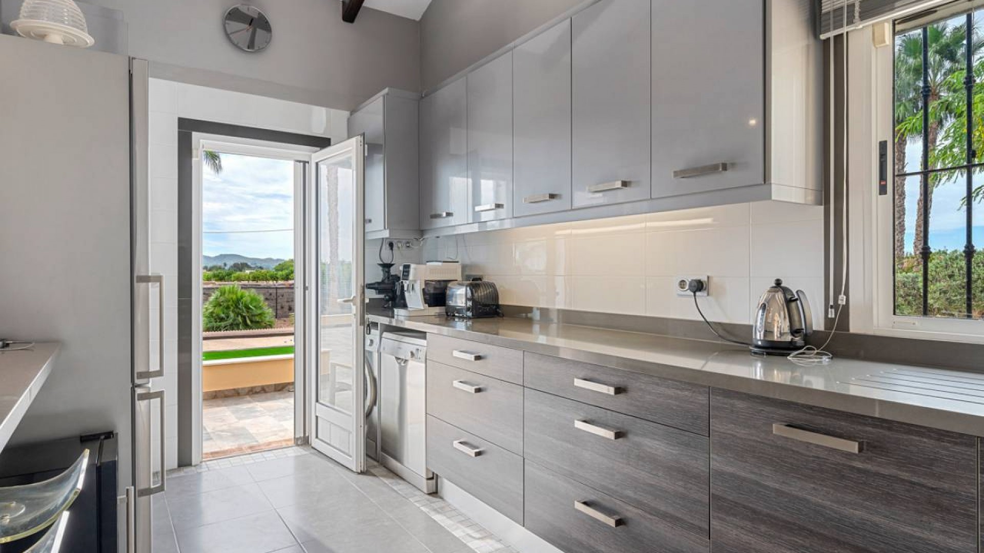 Videresalg - Finca landejendom -
Rafal