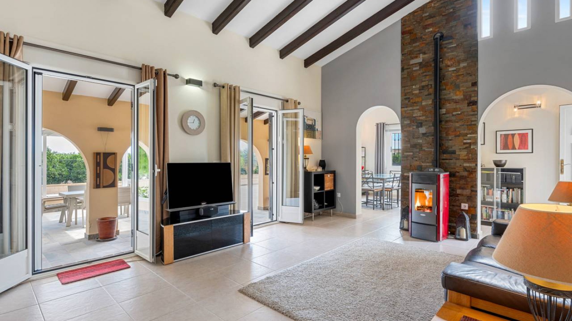 Videresalg - Finca landejendom -
Rafal