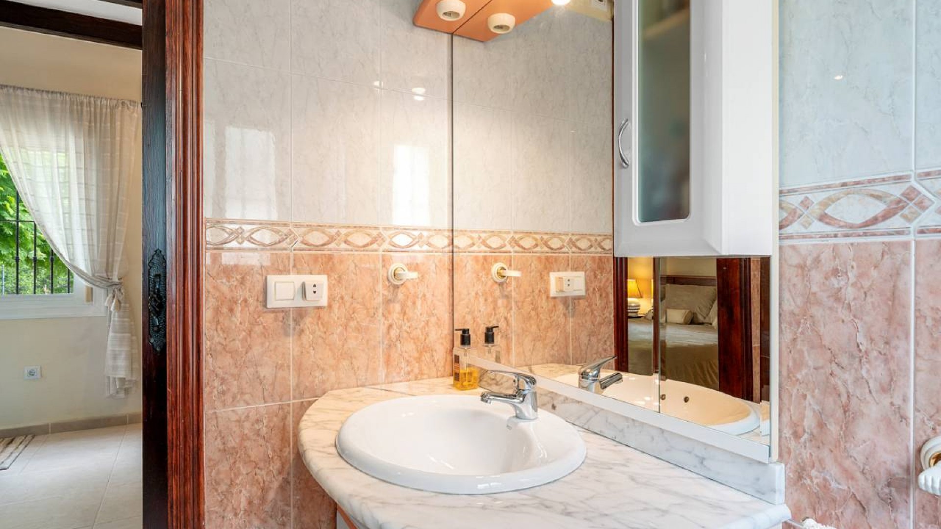 Videresalg - Finca landejendom -
Rafal