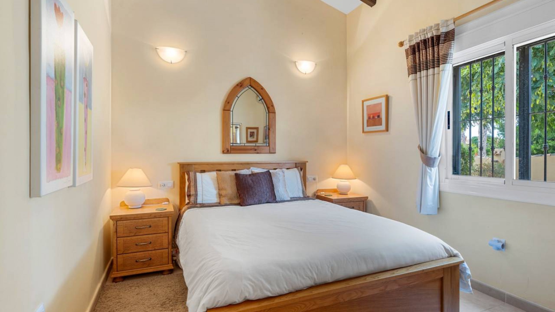 Videresalg - Finca landejendom -
Rafal