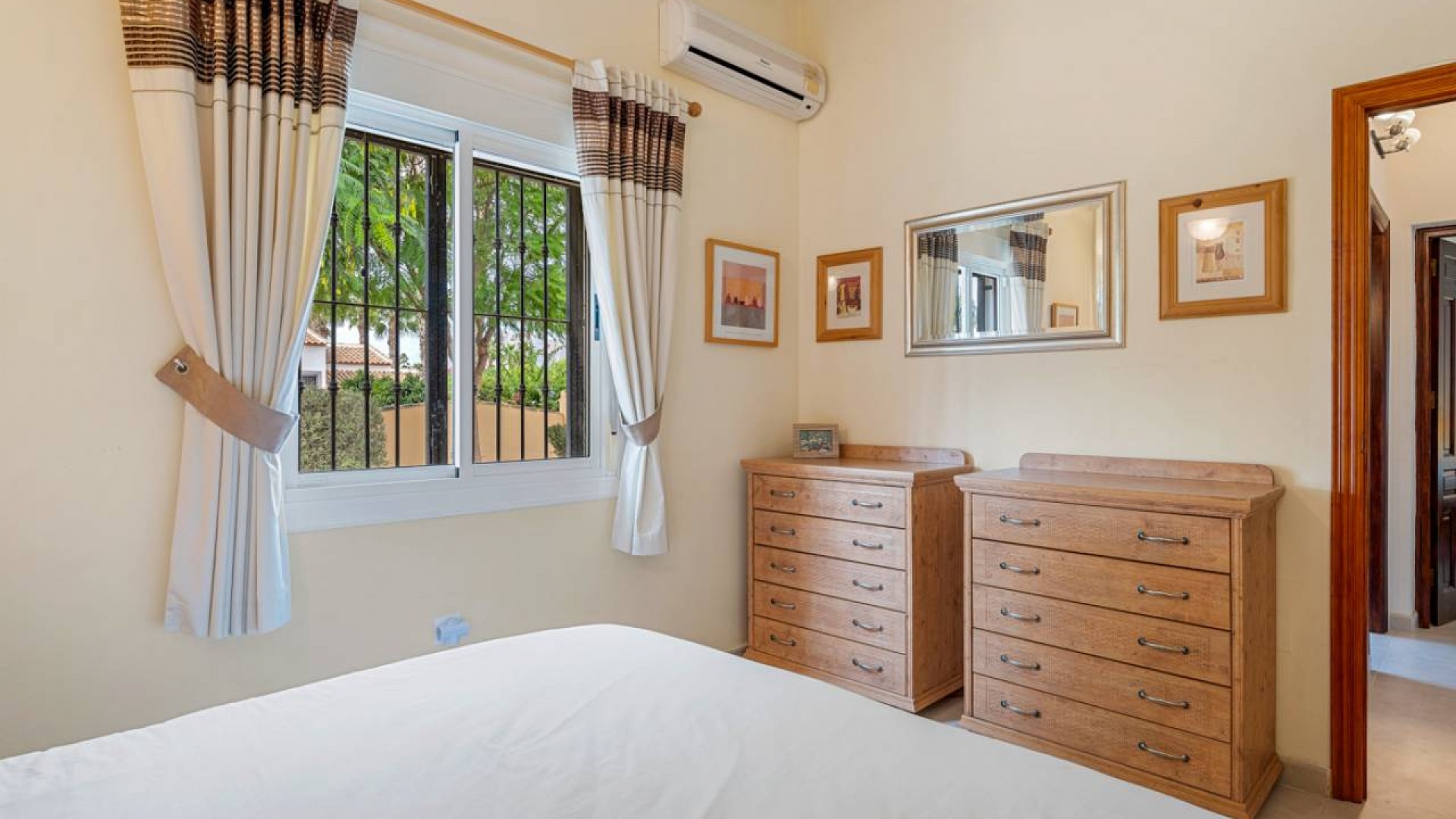 Videresalg - Finca landejendom -
Rafal