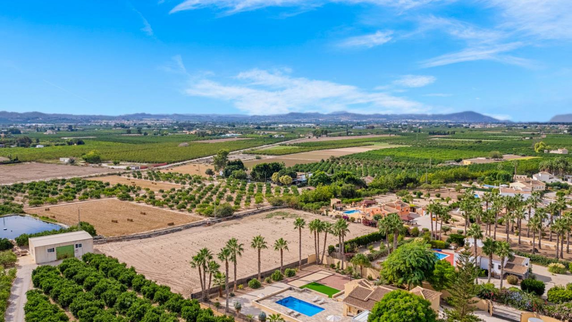 Videresalg - Finca landejendom -
Rafal