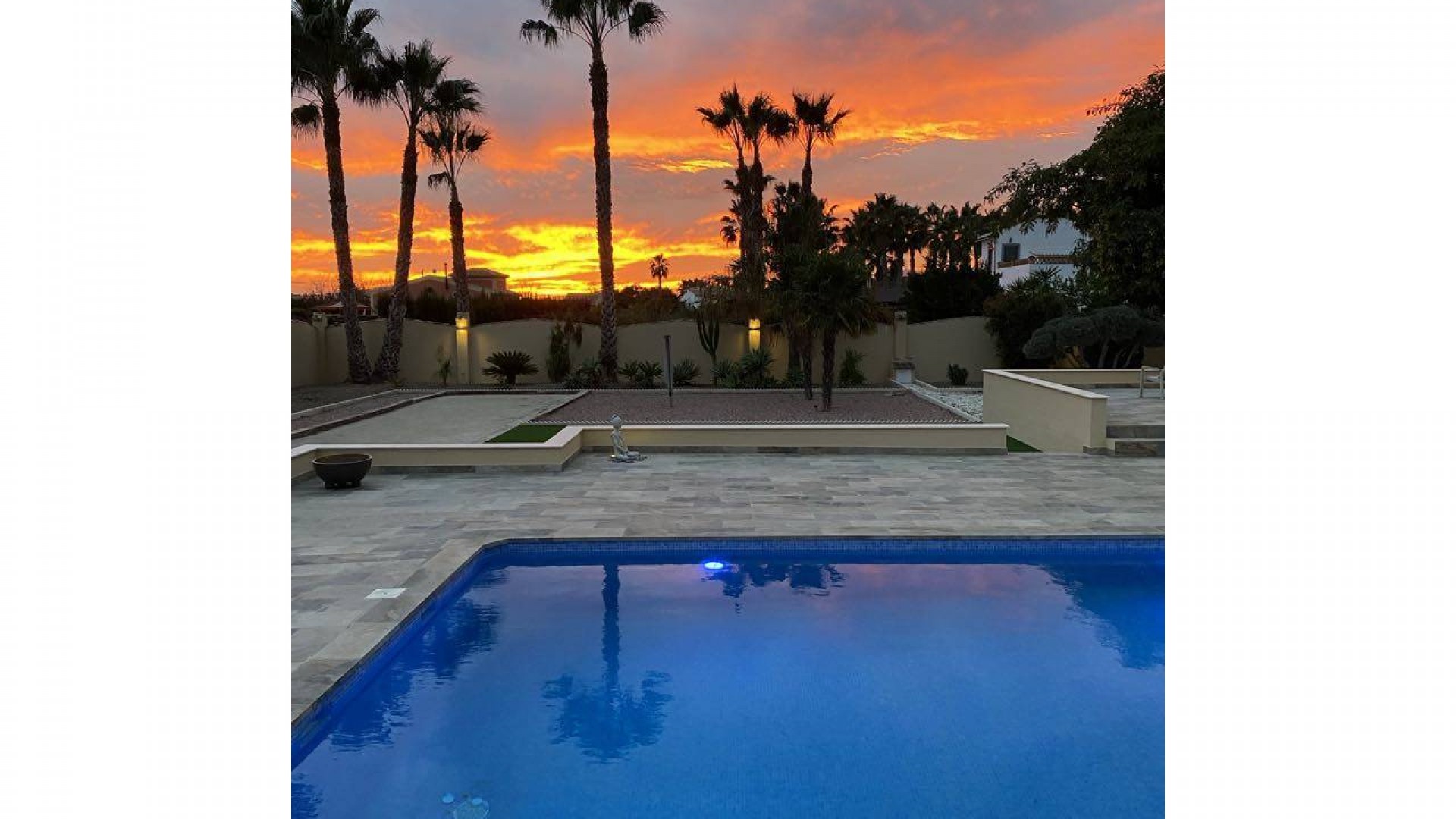 Videresalg - Finca landejendom -
Rafal