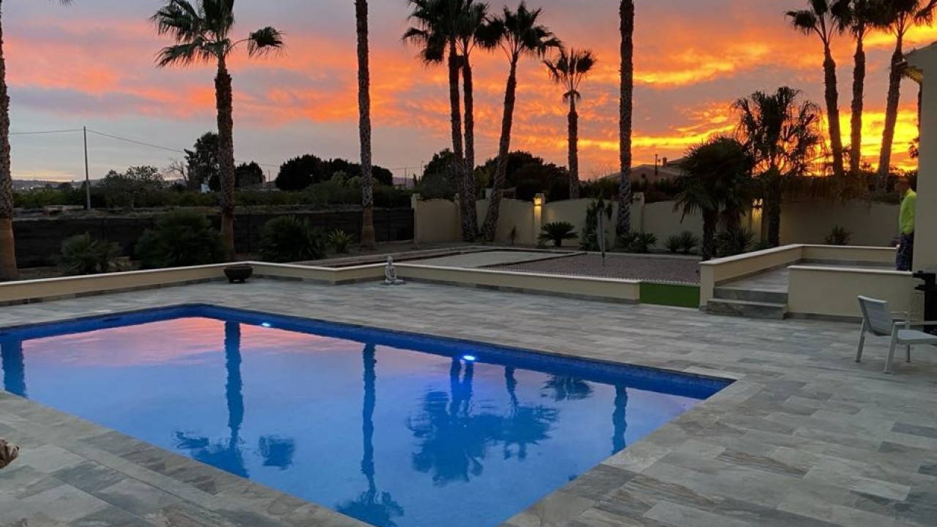 Videresalg - Finca landejendom -
Rafal