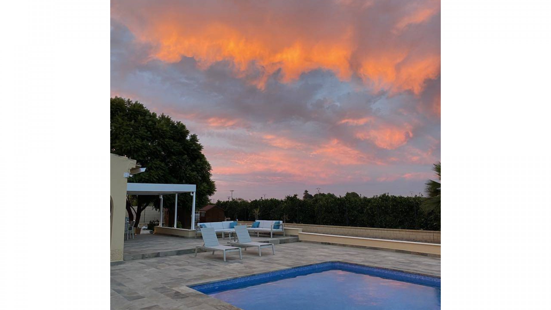 Videresalg - Finca landejendom -
Rafal