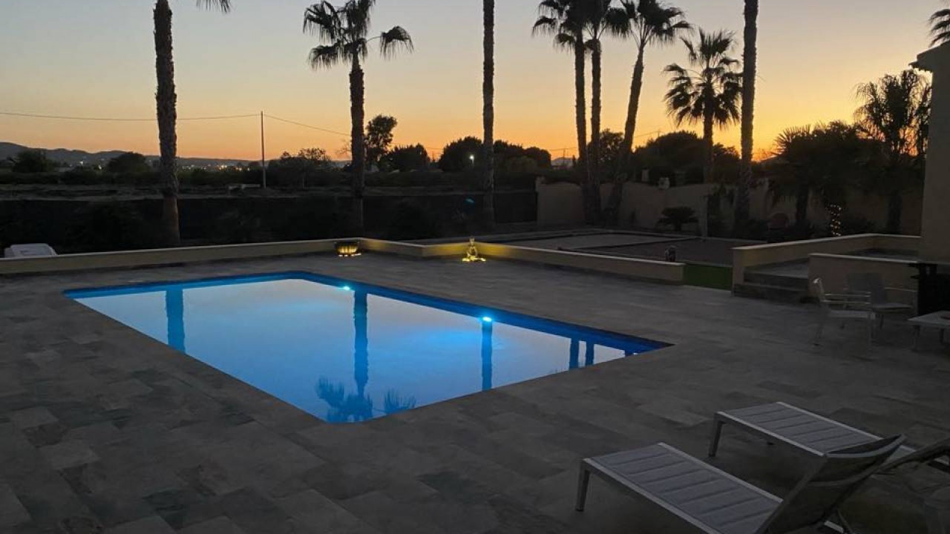 Videresalg - Finca landejendom -
Rafal