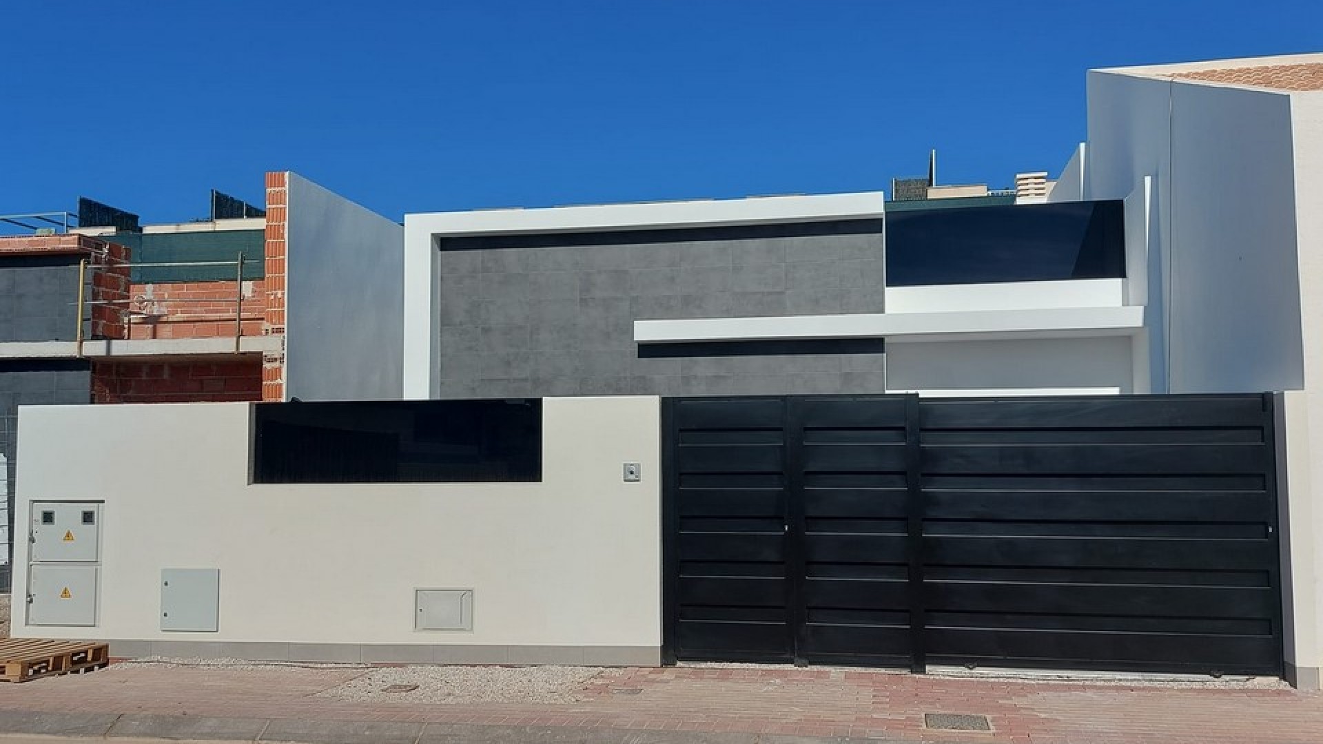 Videresalg - Finca landejendom -
Roldan