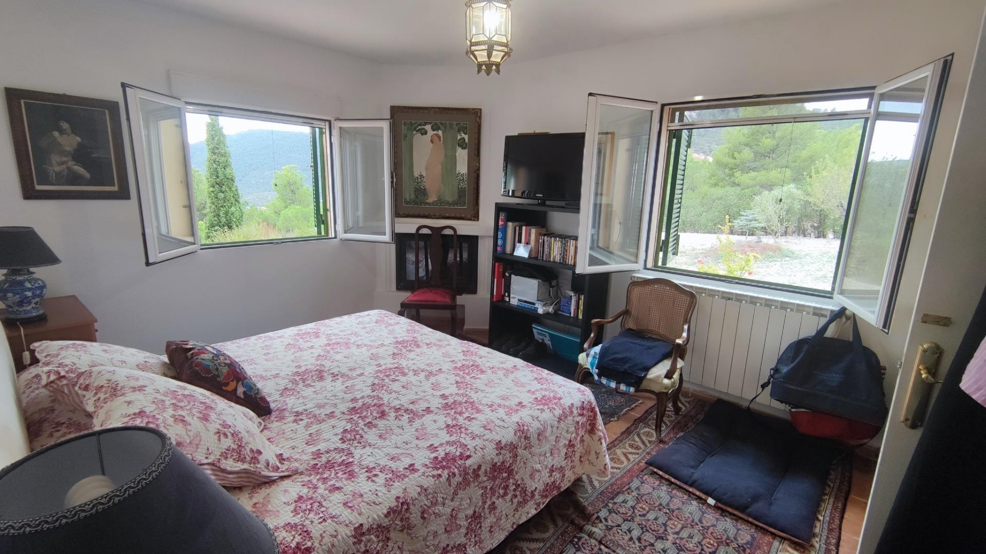 Videresalg - Finca landejendom -
Tibi