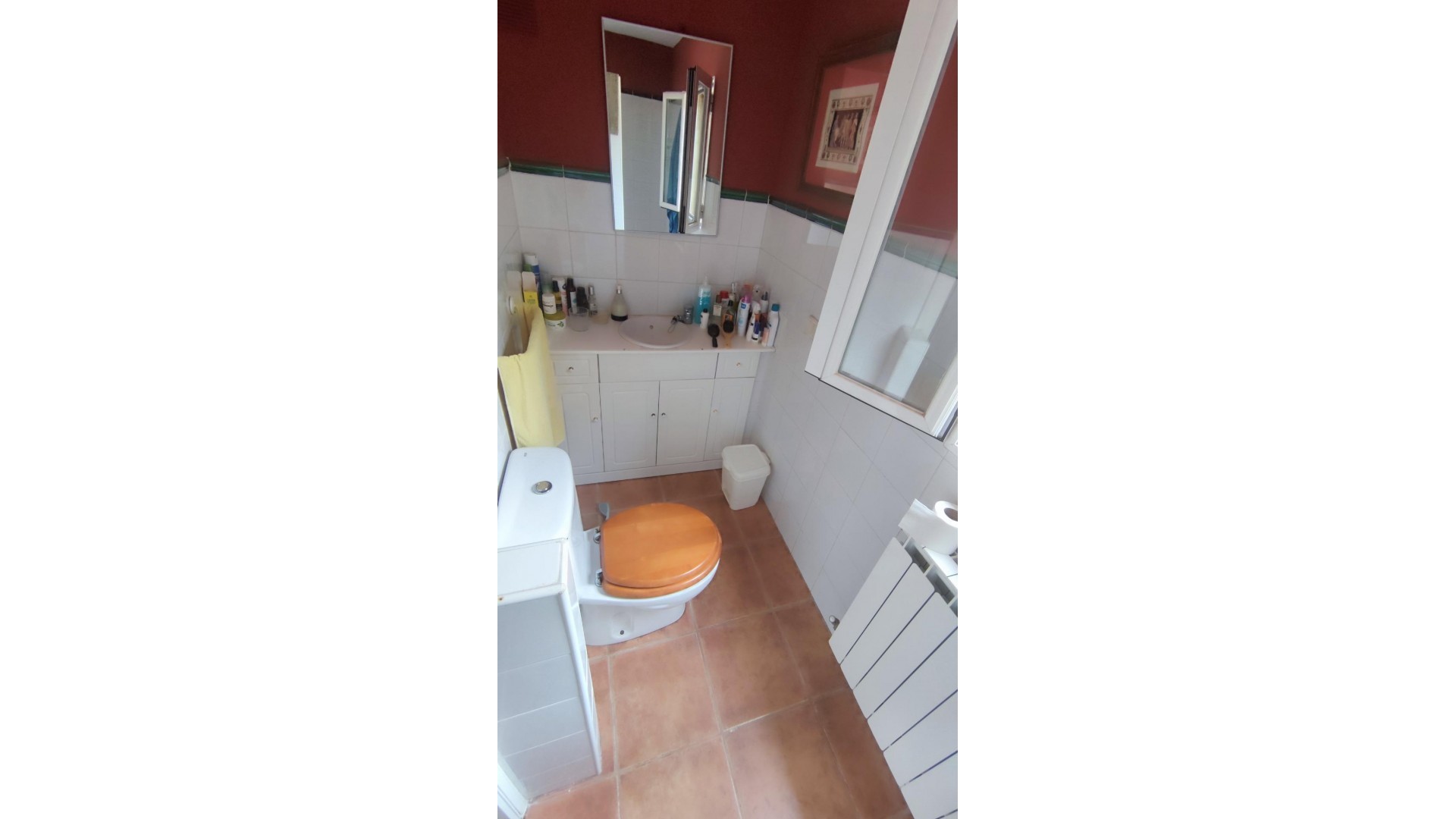 Videresalg - Finca landejendom -
Tibi