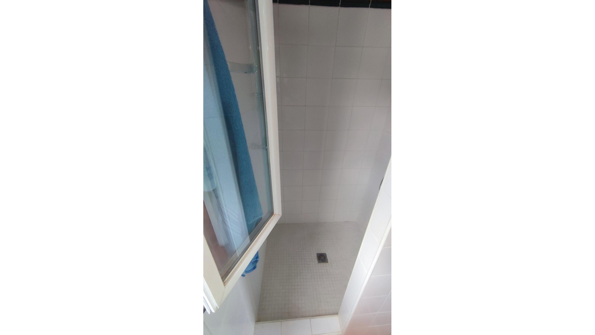 Videresalg - Finca landejendom -
Tibi