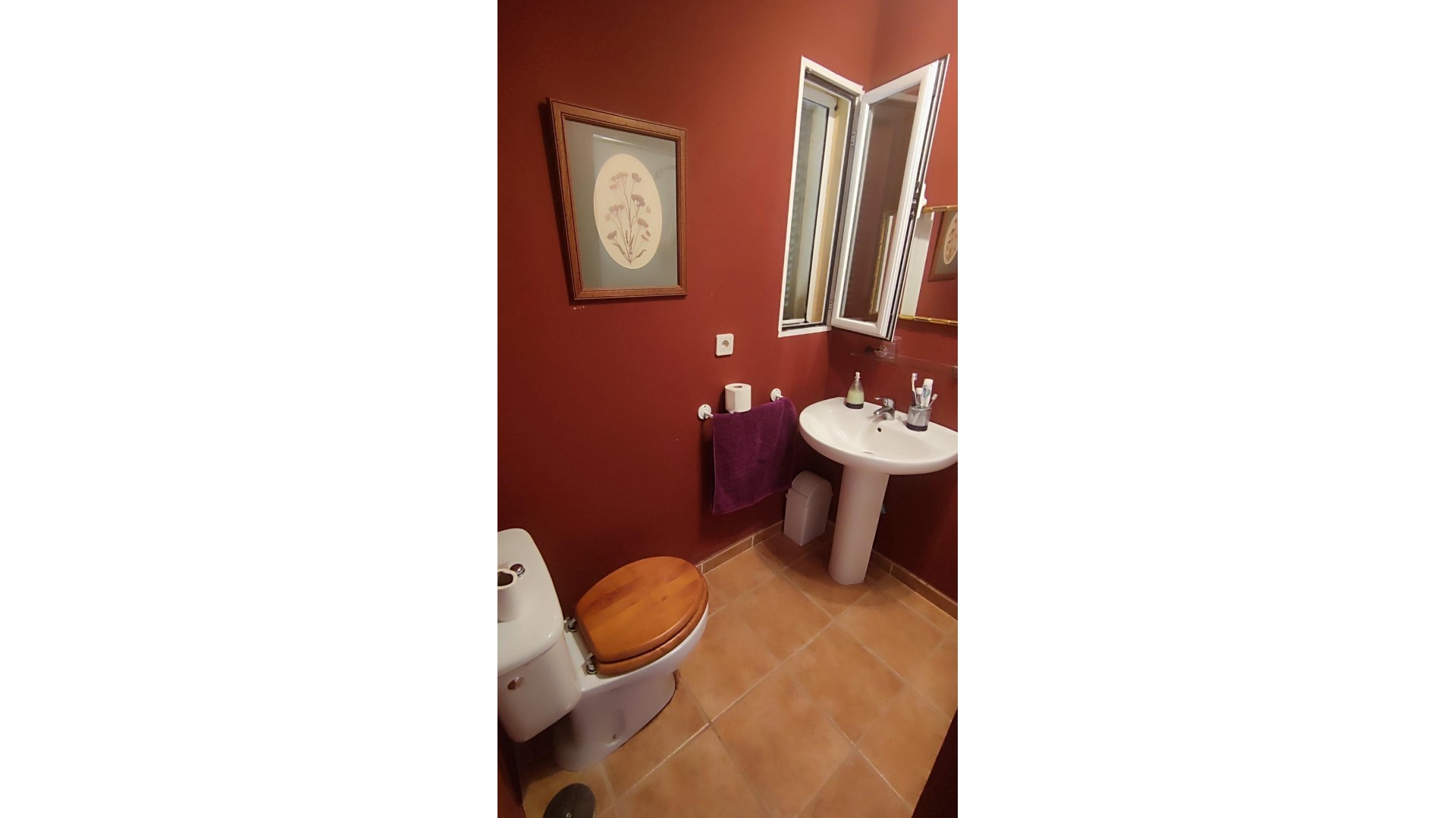 Videresalg - Finca landejendom -
Tibi