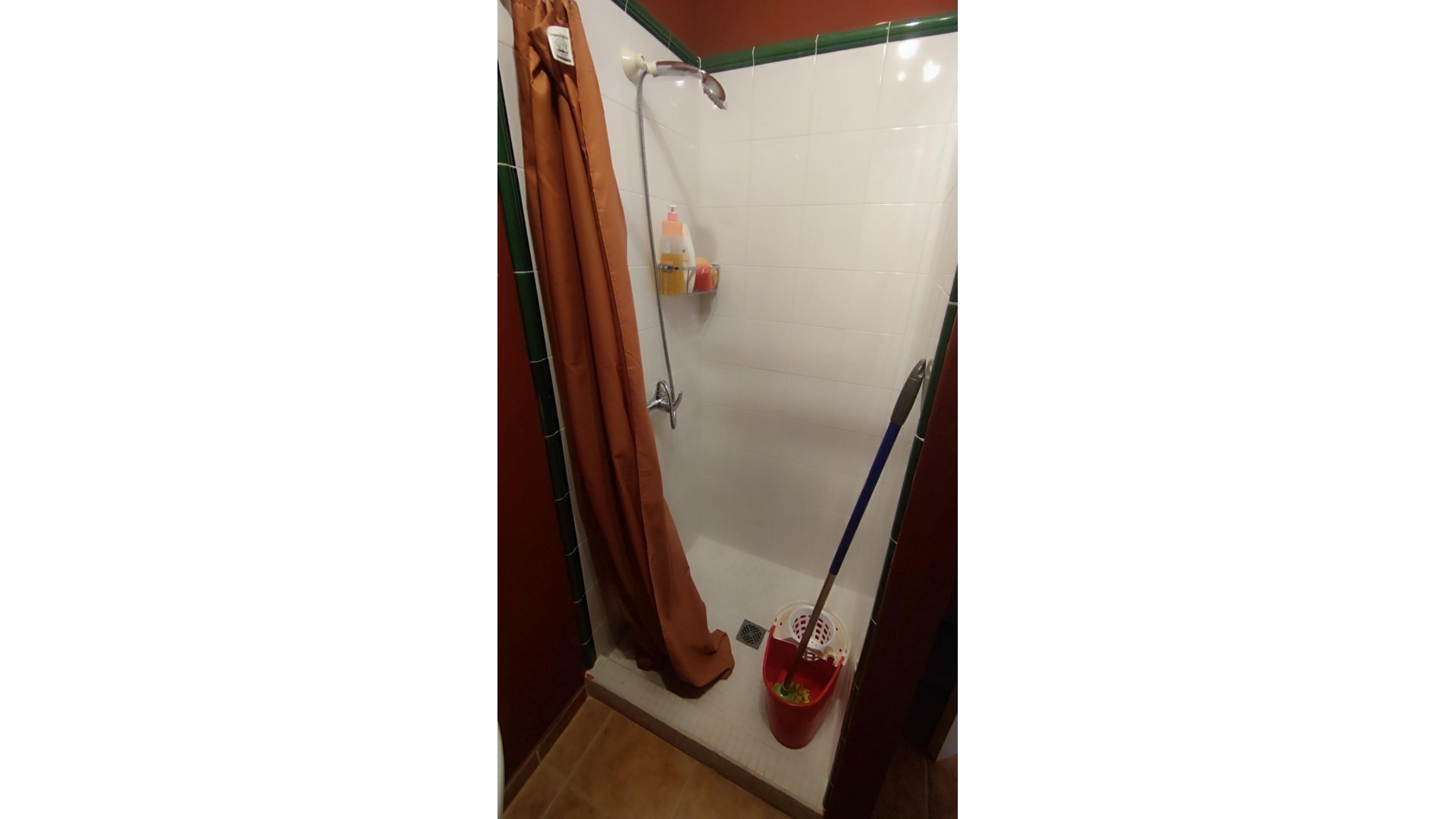 Videresalg - Finca landejendom -
Tibi