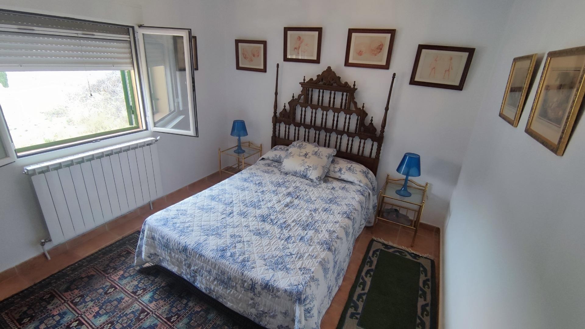 Videresalg - Finca landejendom -
Tibi