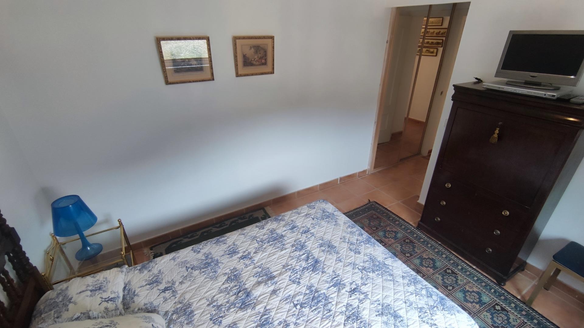 Videresalg - Finca landejendom -
Tibi