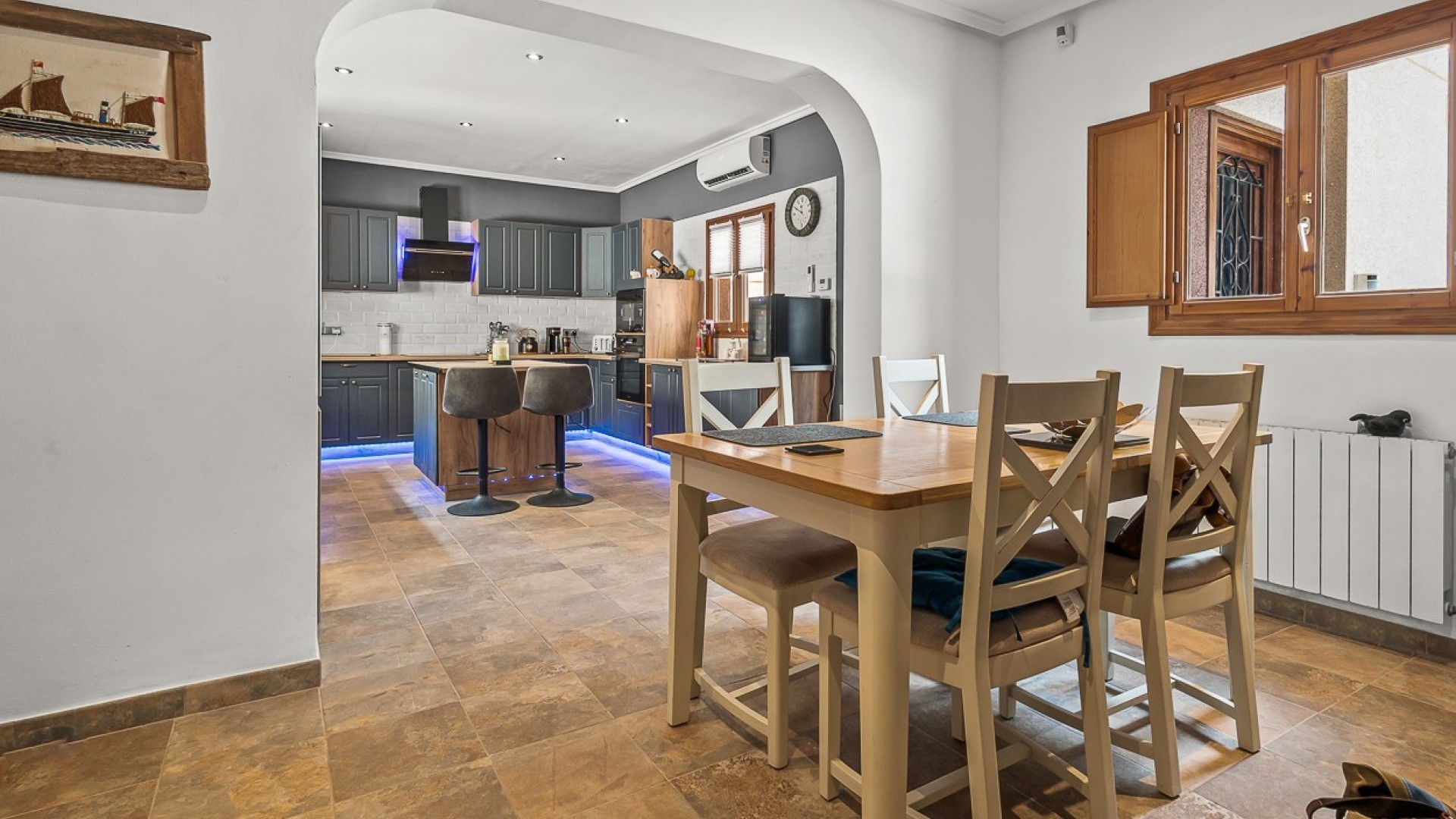 Videresalg - Finca landejendom -
Torremendo