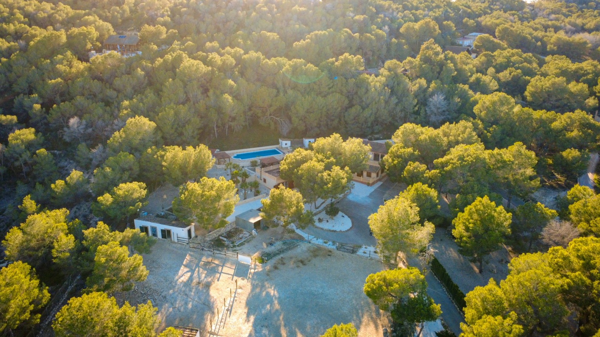 Videresalg - Finca landejendom -
Torremendo