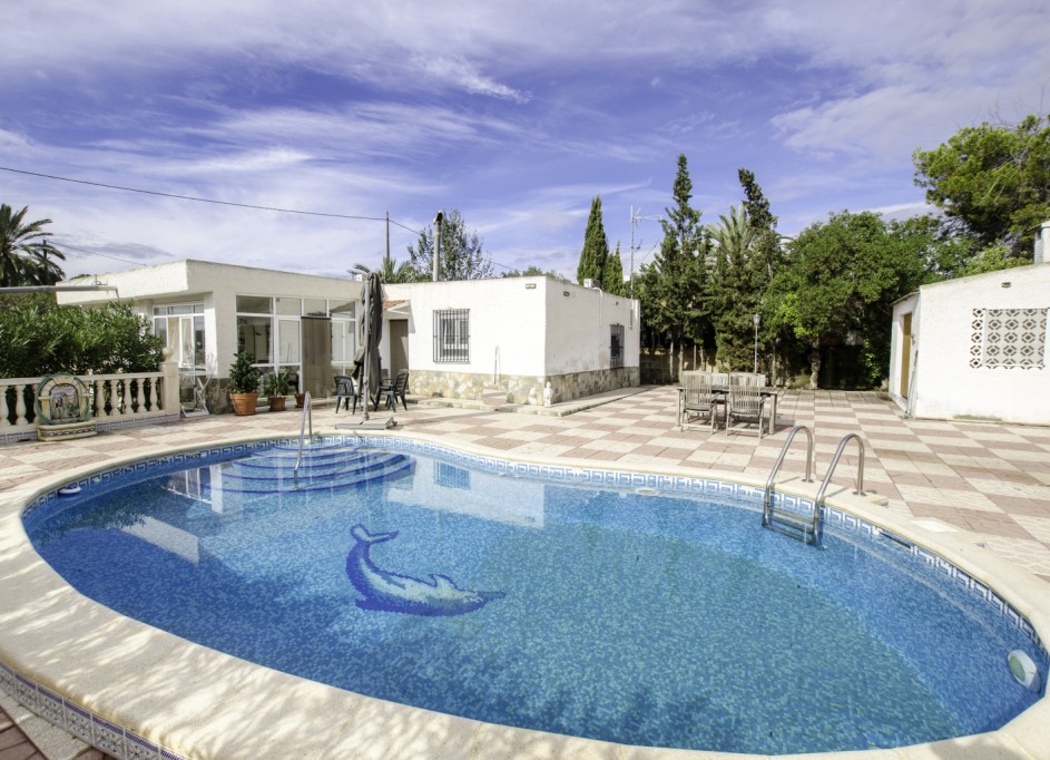 Videresalg - Fritliggende villa -
Albatera