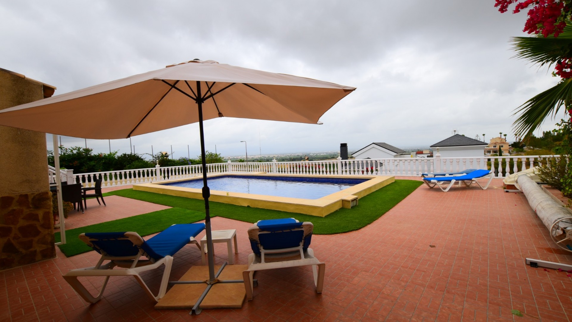 Videresalg - Fritliggende villa -
Algorfa - Montemar