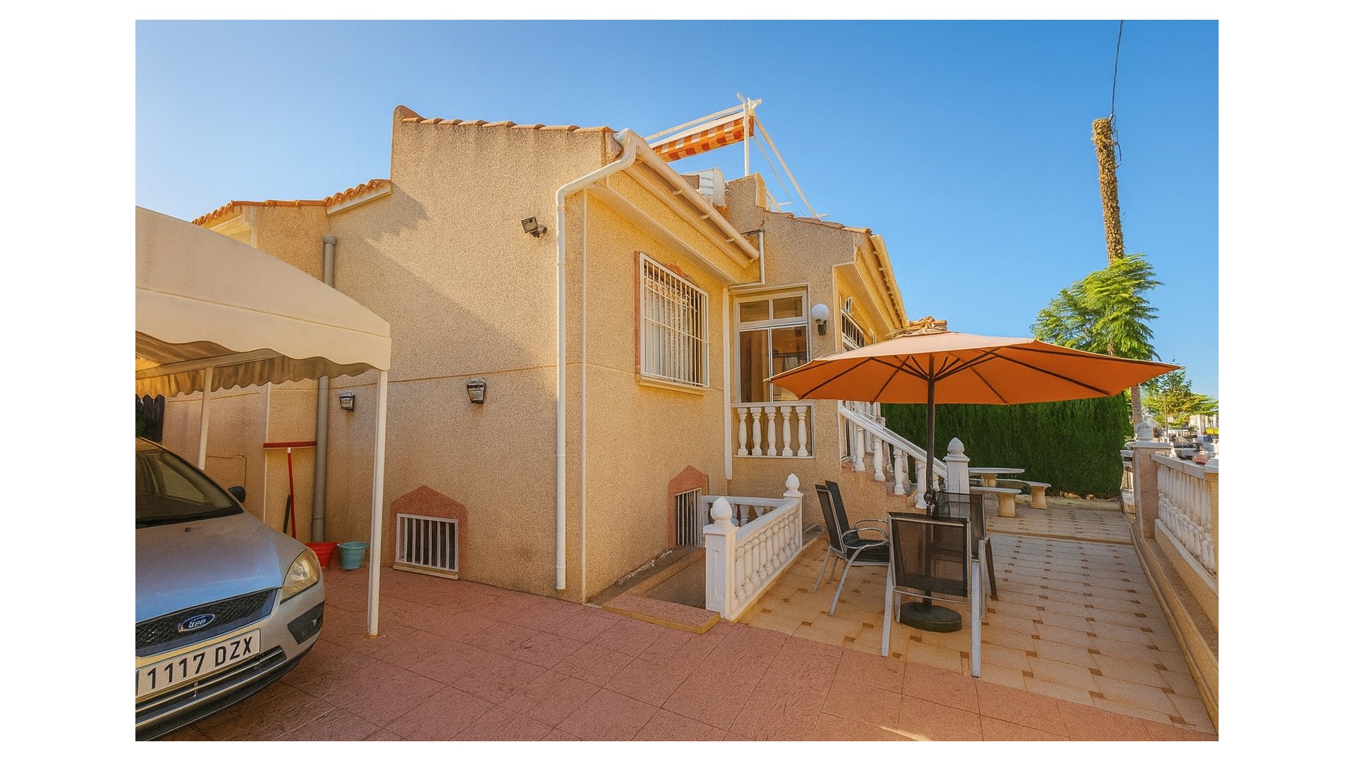 Videresalg - Fritliggende villa -
Algorfa - Montemar