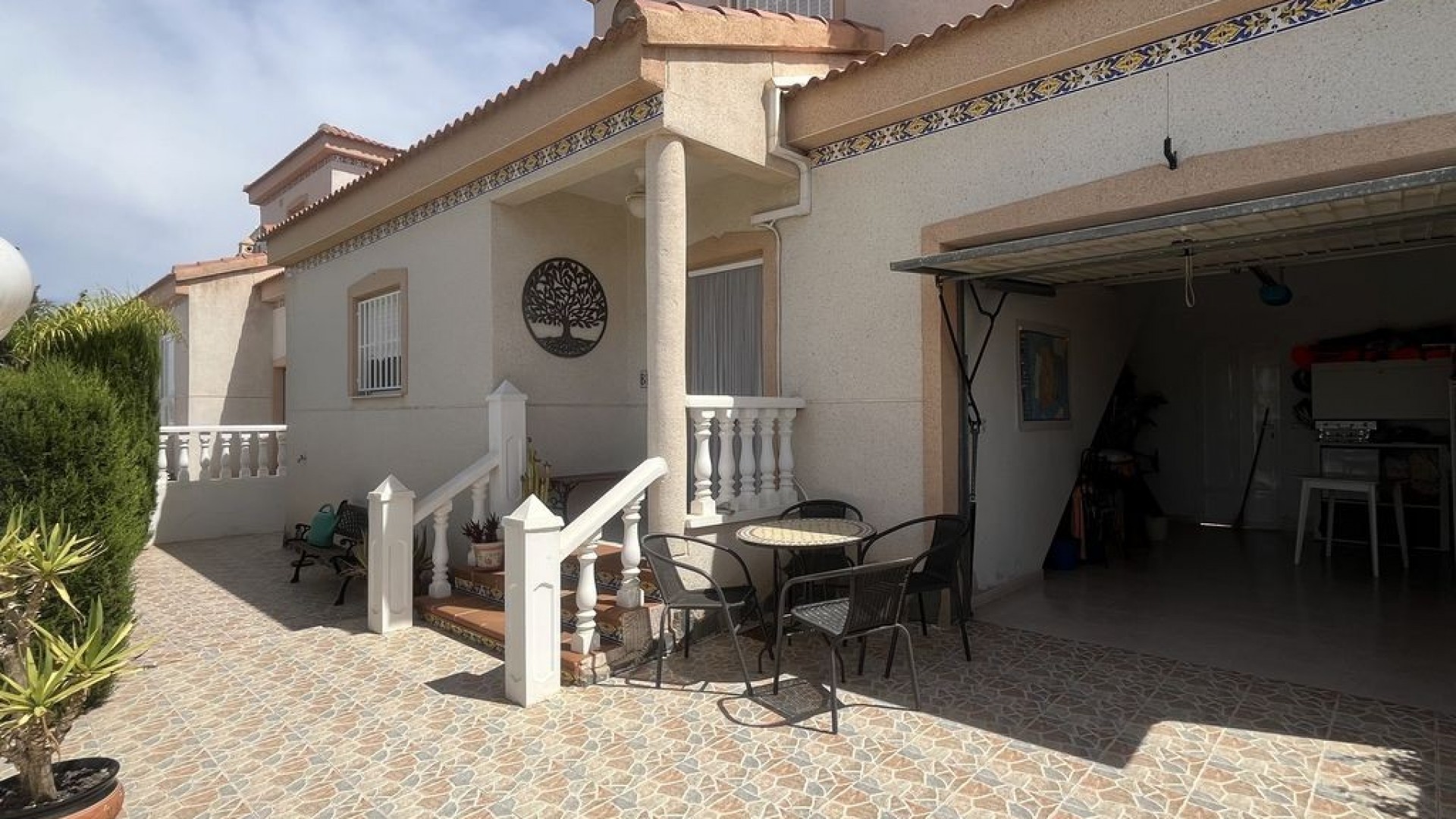 Videresalg - Fritliggende villa -
Algorfa - Montemar