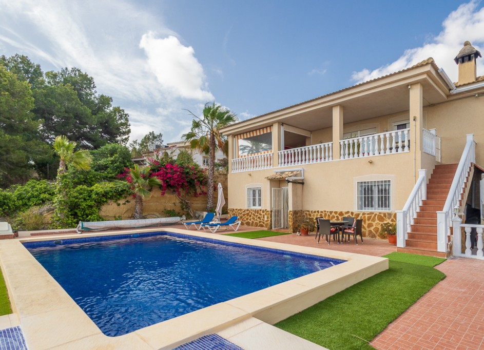 Videresalg - Fritliggende villa -
Algorfa