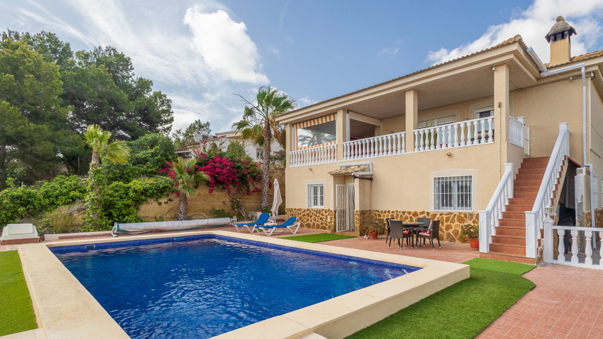 Videresalg - Fritliggende villa -
Algorfa