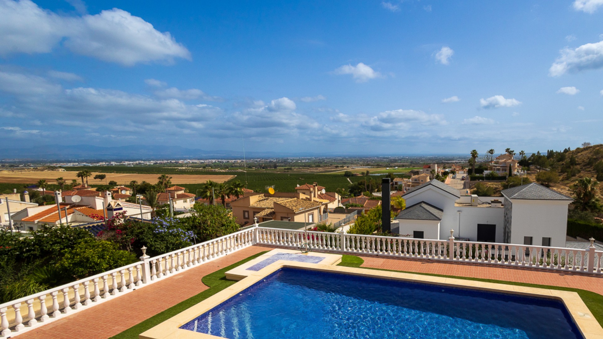 Videresalg - Fritliggende villa -
Algorfa