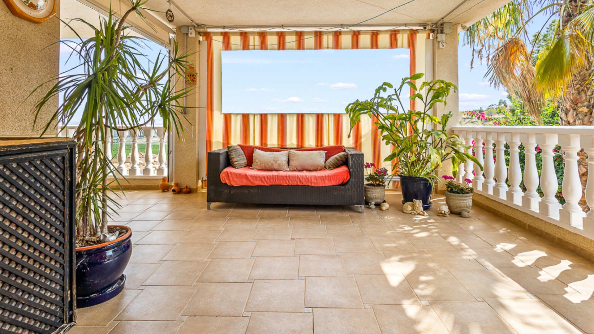 Videresalg - Fritliggende villa -
Algorfa