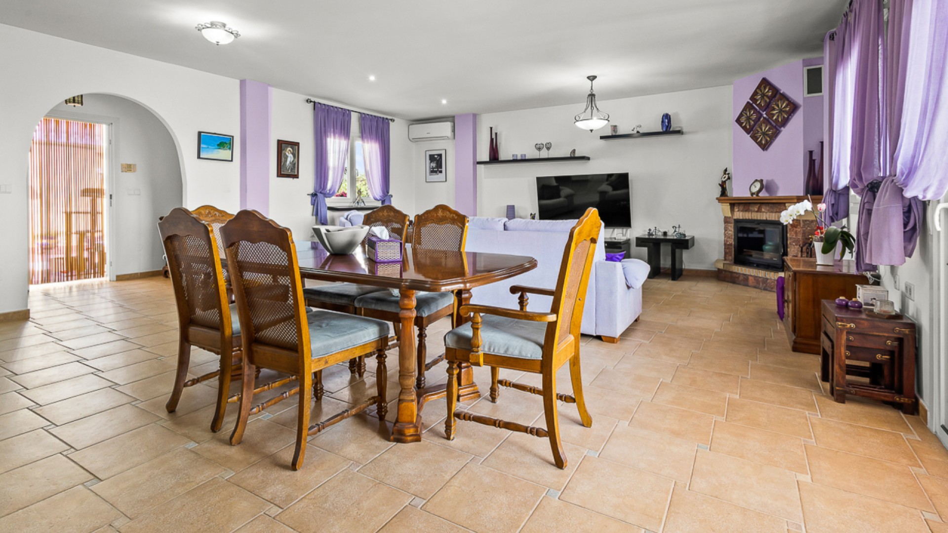 Videresalg - Fritliggende villa -
Algorfa