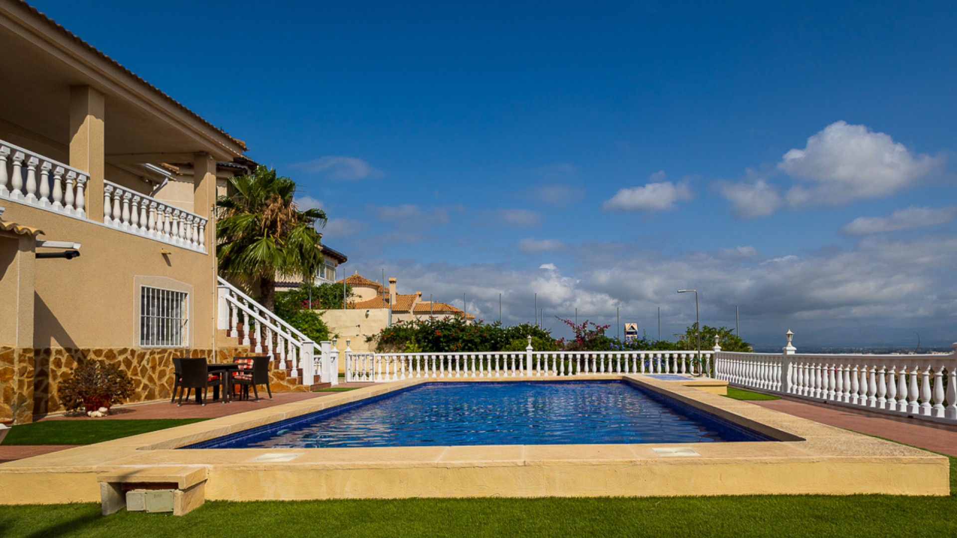 Videresalg - Fritliggende villa -
Algorfa