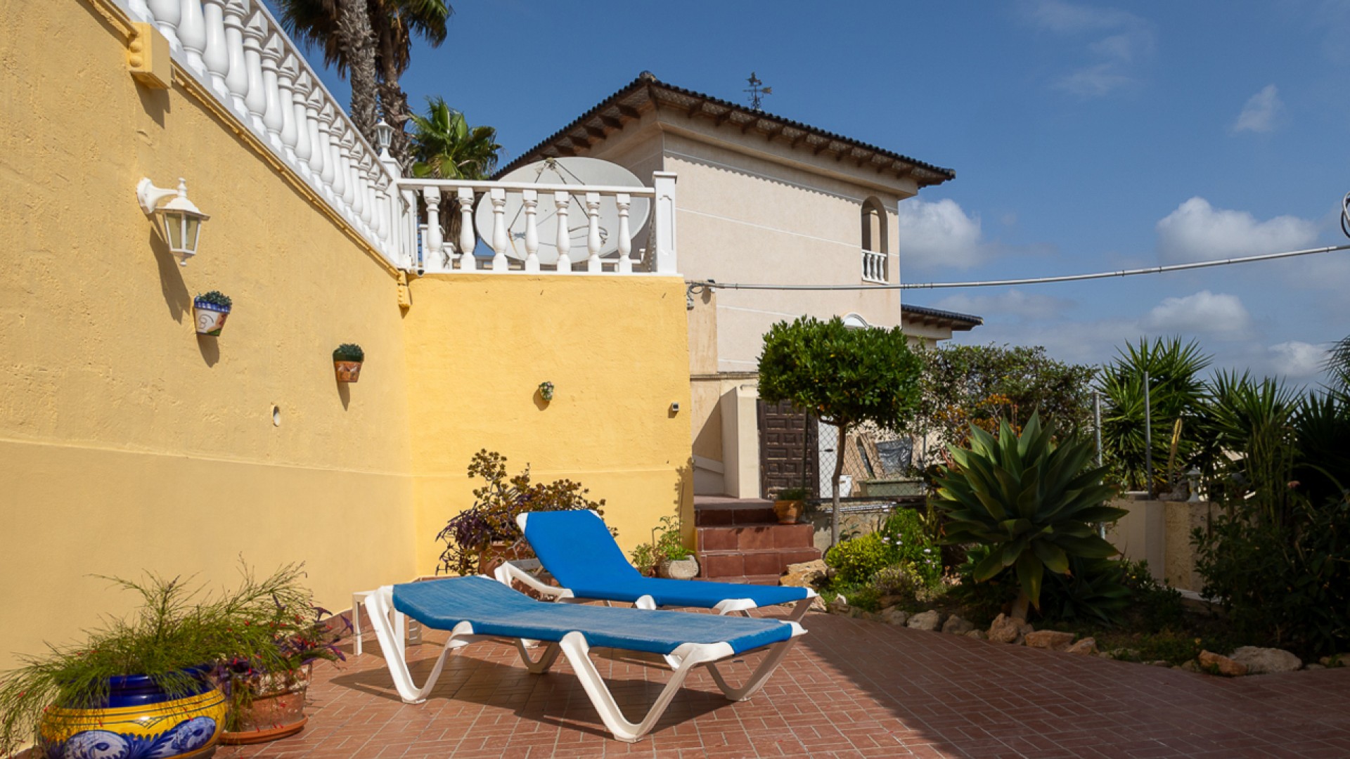 Videresalg - Fritliggende villa -
Algorfa