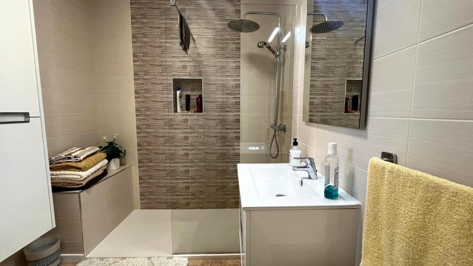 Videresalg - Fritliggende villa -
Algorfa