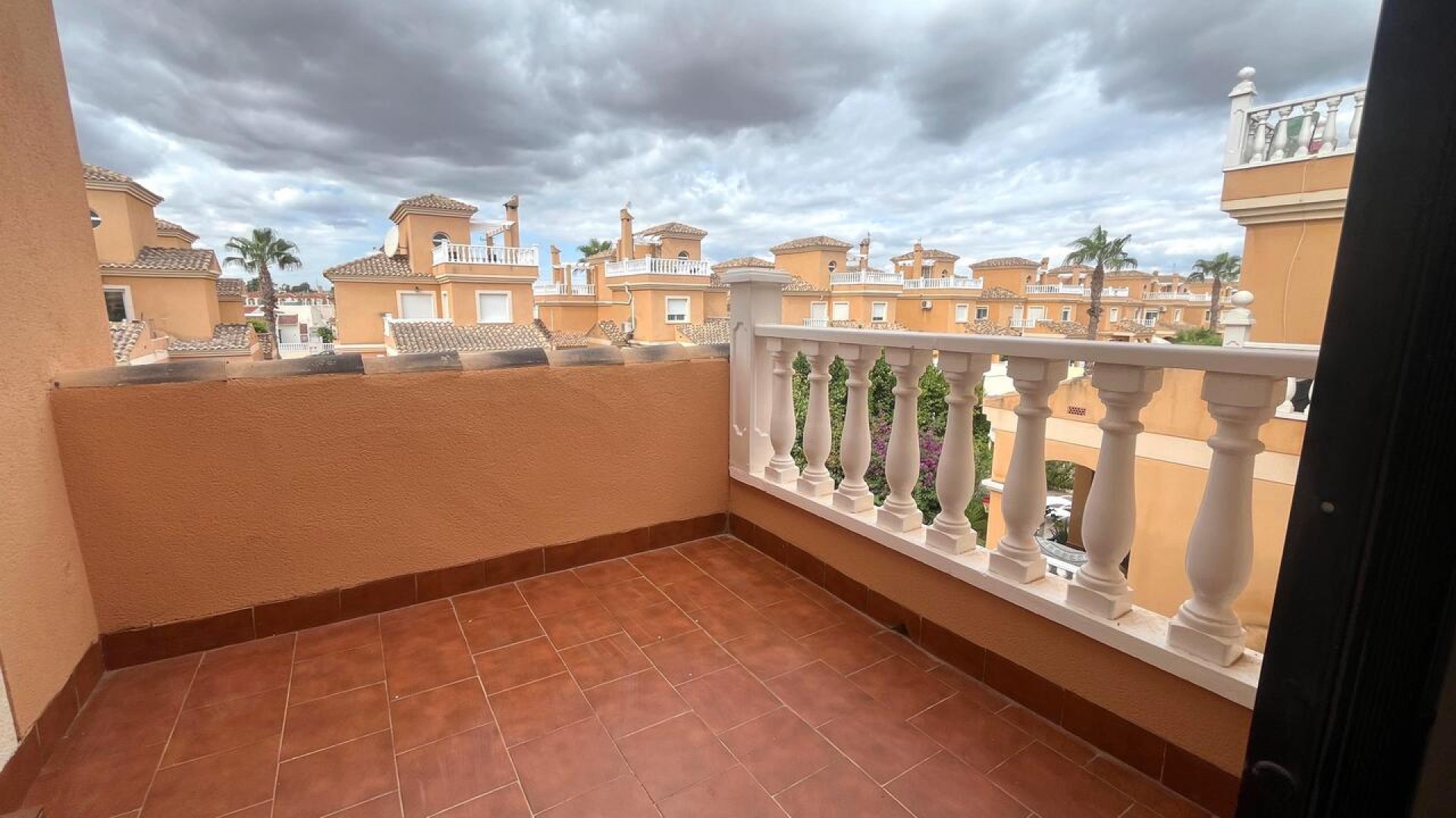 Videresalg - Fritliggende villa -
Algorfa