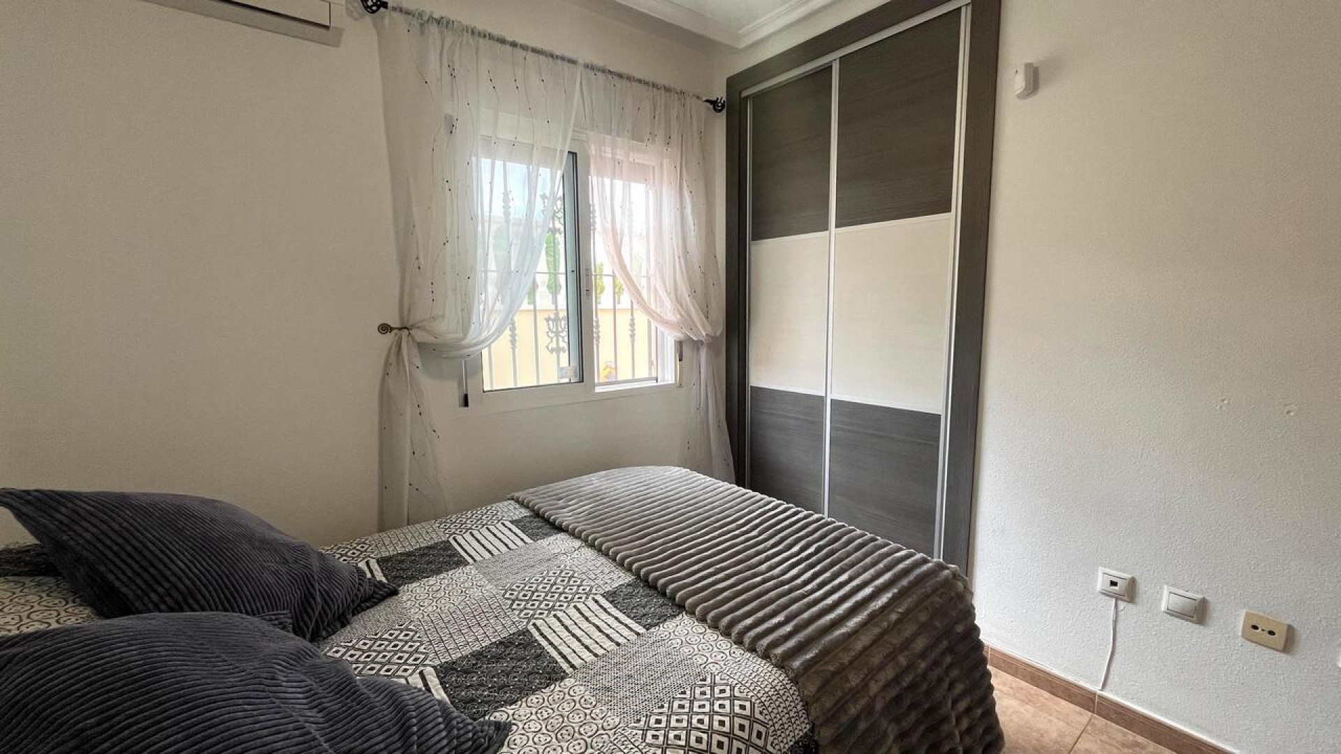 Videresalg - Fritliggende villa -
Algorfa