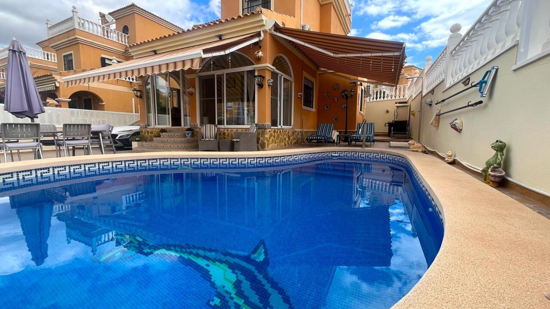 Videresalg - Fritliggende villa -
Algorfa