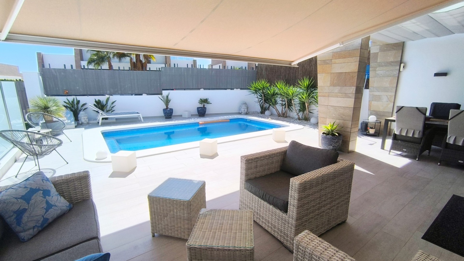 Videresalg - Fritliggende villa -
Algorfa