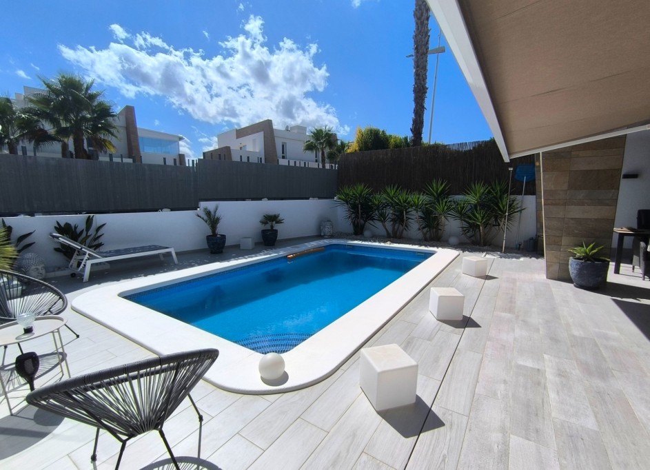 Videresalg - Fritliggende villa -
Algorfa