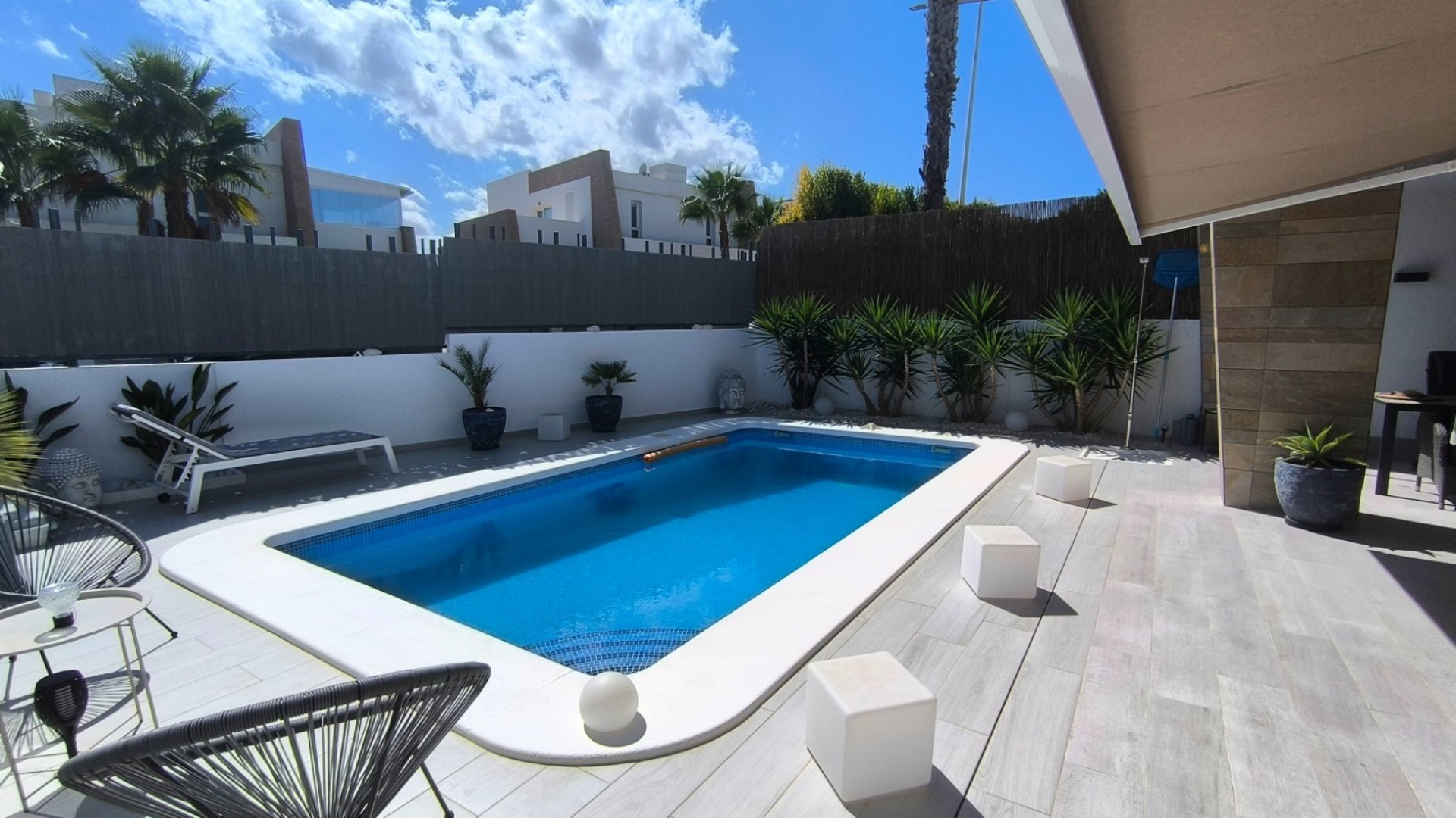 Videresalg - Fritliggende villa -
Algorfa