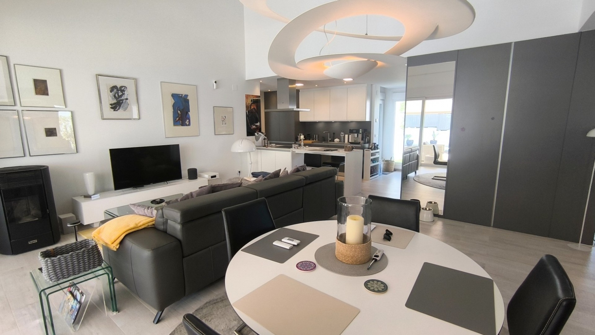 Videresalg - Fritliggende villa -
Algorfa