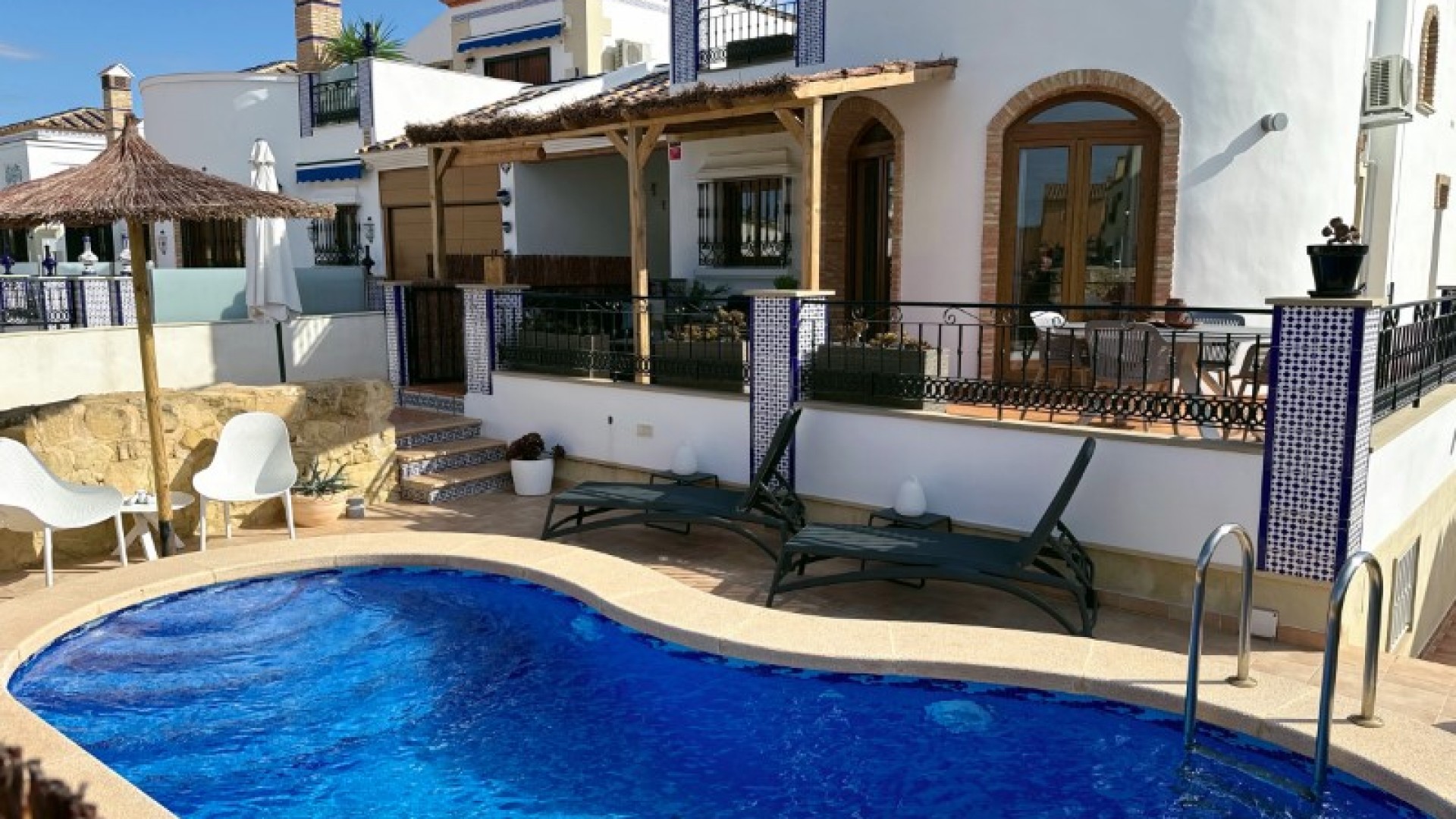 Videresalg - Fritliggende villa -
Algorfa