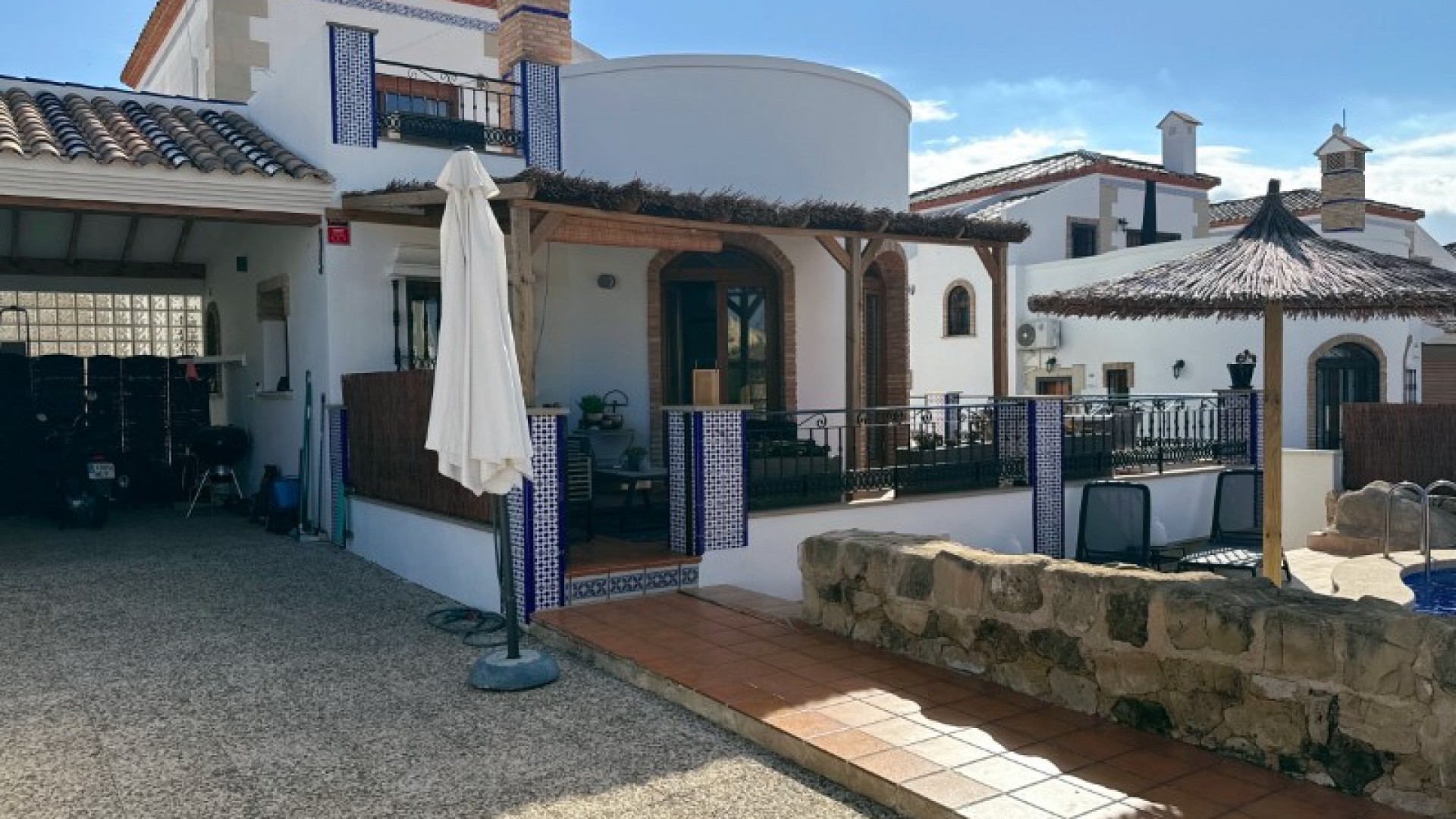 Videresalg - Fritliggende villa -
Algorfa