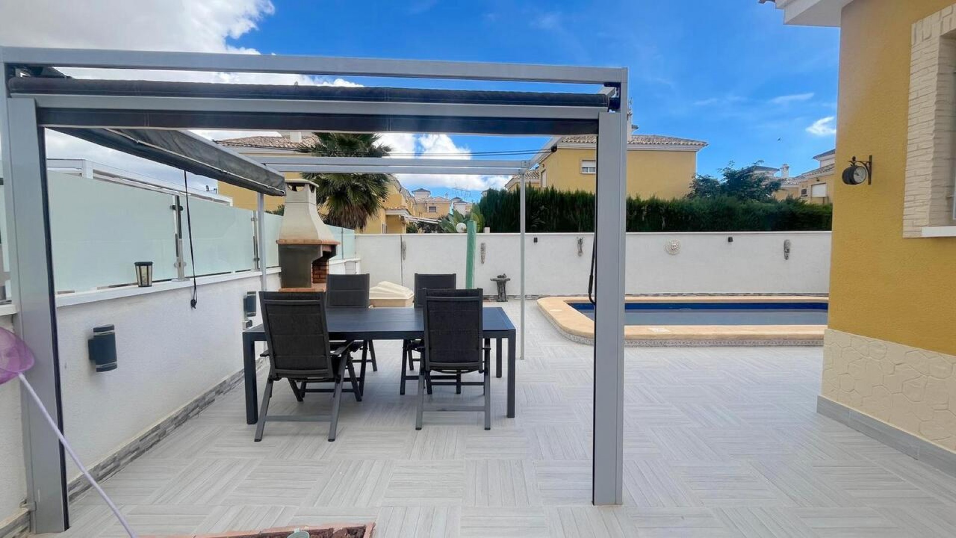 Videresalg - Fritliggende villa -
Algorfa