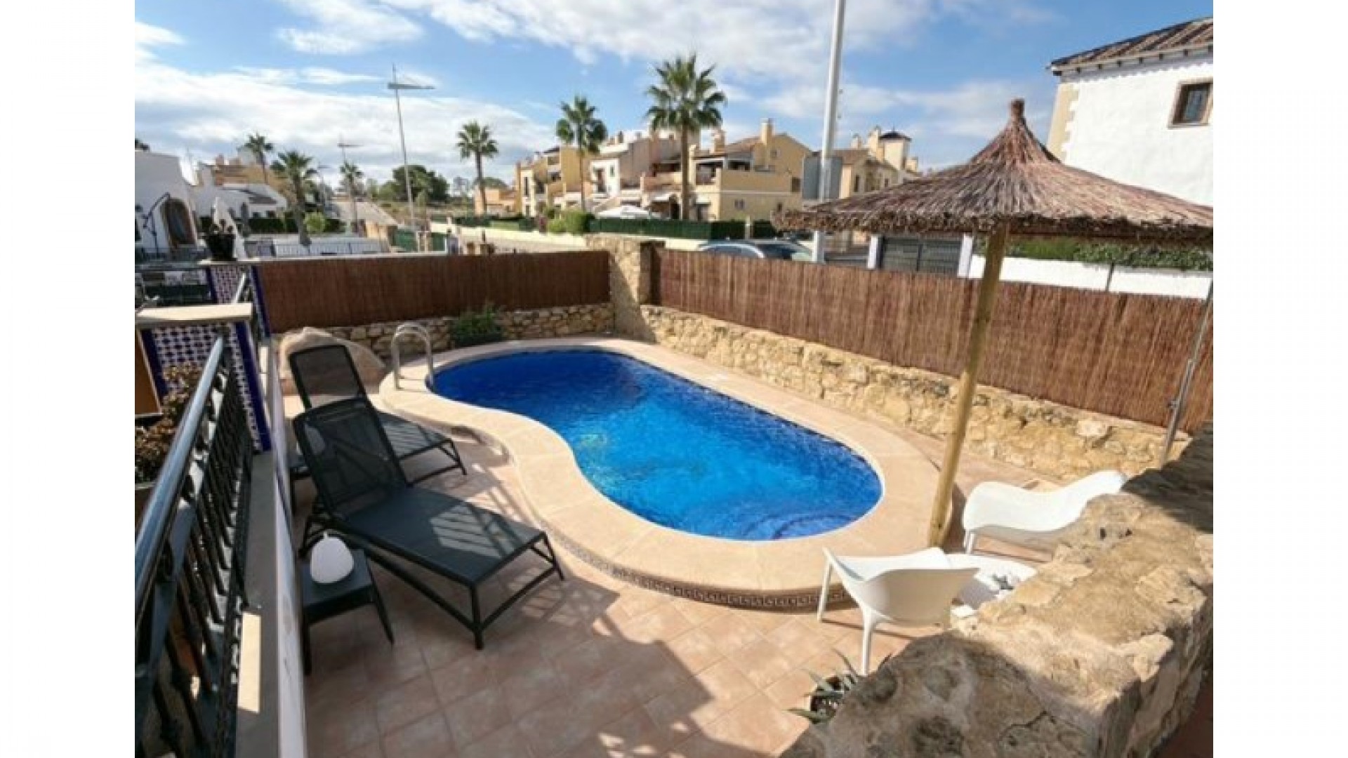 Videresalg - Fritliggende villa -
Algorfa