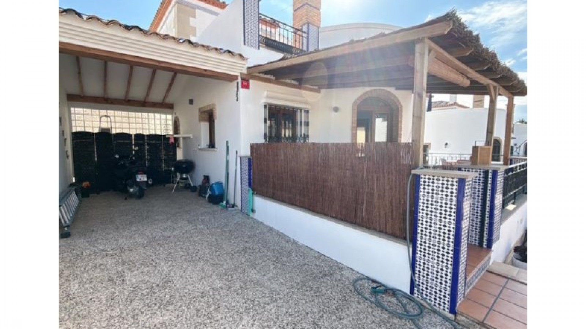 Videresalg - Fritliggende villa -
Algorfa