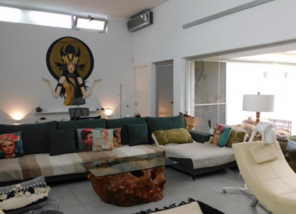 Videresalg - Fritliggende villa -
Alicante